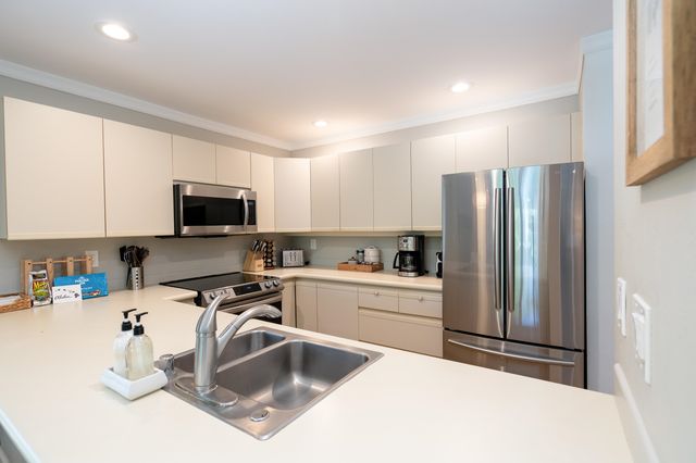 2777 S Kihei Rd Apt I110 110, Kihei, HI 96753