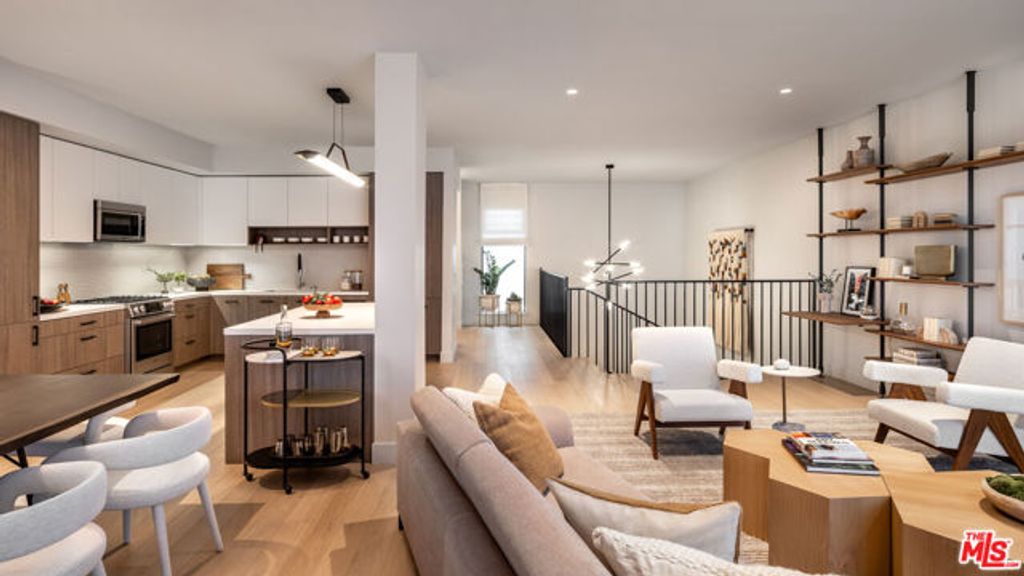 9001 Santa Monica Boulevard 307, West Hollywood, CA 90069