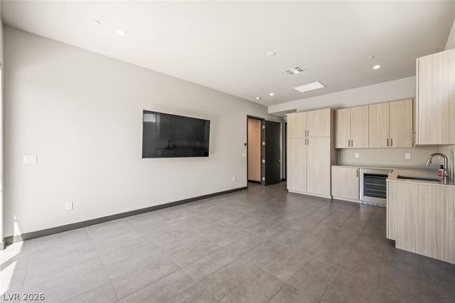 7389 Olive Creek Court, Las Vegas, NV 89117