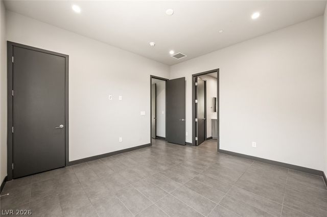 7389 Olive Creek Court, Las Vegas, NV 89117