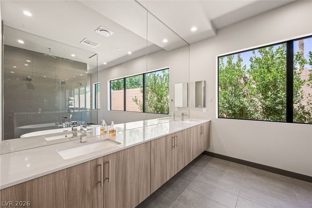 7389 Olive Creek Court, Las Vegas, NV 89117