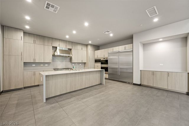 7389 Olive Creek Court, Las Vegas, NV 89117