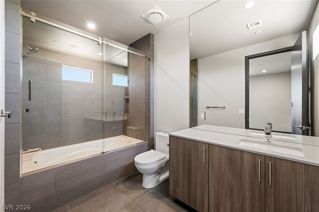 7389 Olive Creek Court, Las Vegas, NV 89117