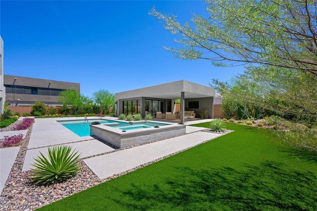 7389 Olive Creek Court, Las Vegas, NV 89117
