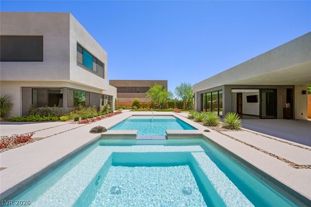7389 Olive Creek Court, Las Vegas, NV 89117