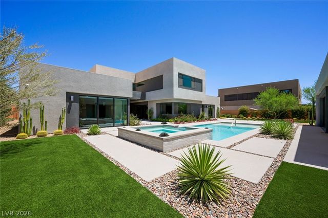 7389 Olive Creek Court, Las Vegas, NV 89117