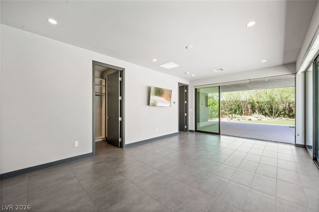 7389 Olive Creek Court, Las Vegas, NV 89117