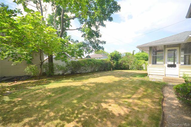 1474 Stephen Marc Lane, East Meadow, NY 11554