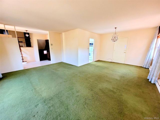 1474 Stephen Marc Lane, East Meadow, NY 11554