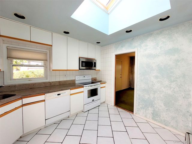 1474 Stephen Marc Lane, East Meadow, NY 11554