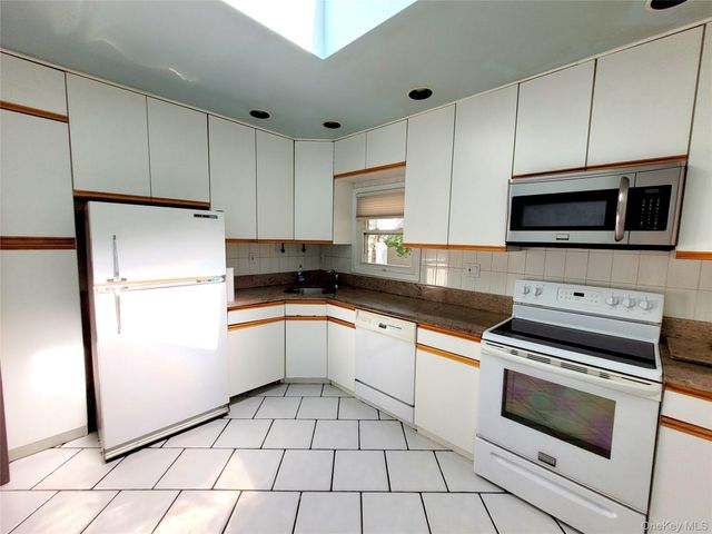 1474 Stephen Marc Lane, East Meadow, NY 11554