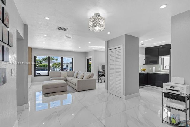 11 W 59th Street, Hialeah, FL 33012