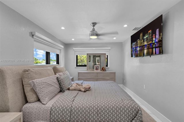 11 W 59th Street, Hialeah, FL 33012