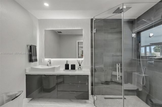 11 W 59th Street, Hialeah, FL 33012
