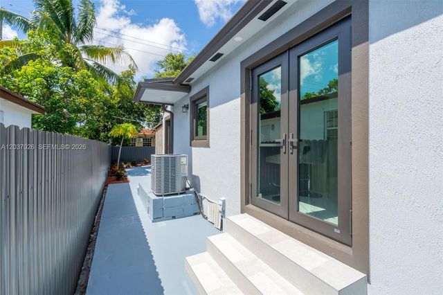 11 W 59th Street, Hialeah, FL 33012