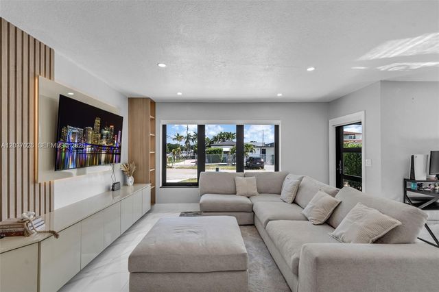 11 W 59th Street, Hialeah, FL 33012