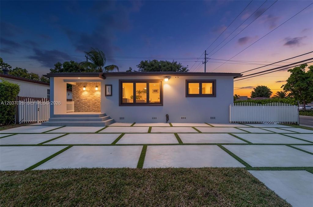 11 W 59th Street, Hialeah, FL 33012
