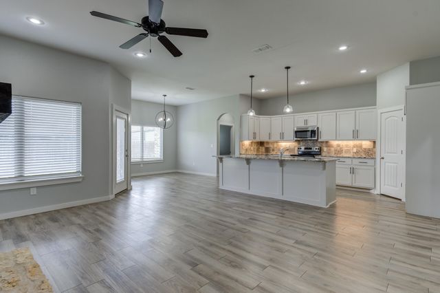 1117 16th Street, Shallowater, TX 79363