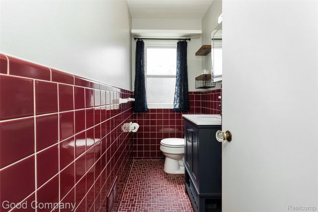 23645 Lawrence Avenue, Dearborn, MI 48128