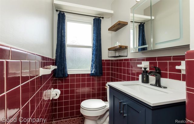 23645 Lawrence Avenue, Dearborn, MI 48128