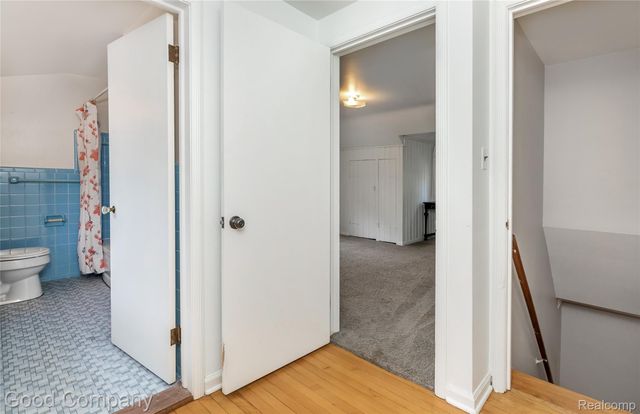 23645 Lawrence Avenue, Dearborn, MI 48128