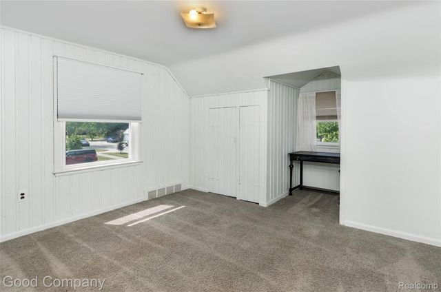23645 Lawrence Avenue, Dearborn, MI 48128