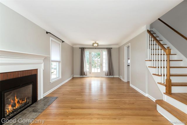 23645 Lawrence Avenue, Dearborn, MI 48128