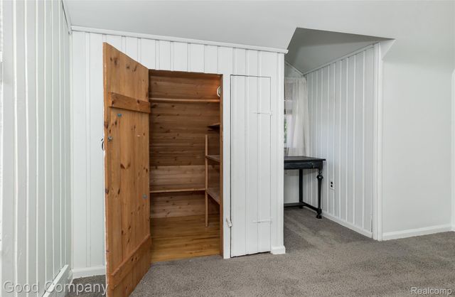 23645 Lawrence Avenue, Dearborn, MI 48128