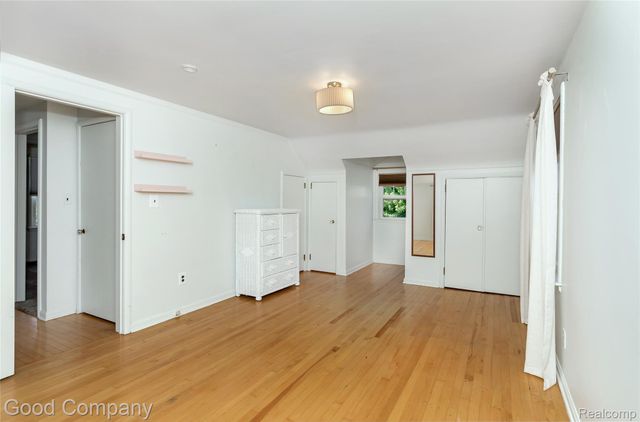 23645 Lawrence Avenue, Dearborn, MI 48128