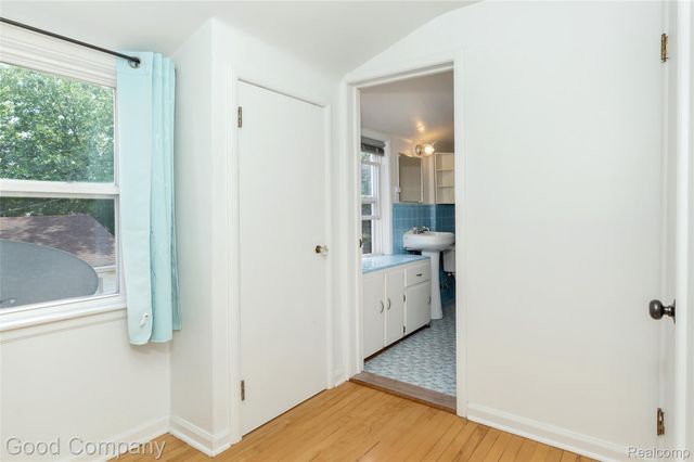 23645 Lawrence Avenue, Dearborn, MI 48128