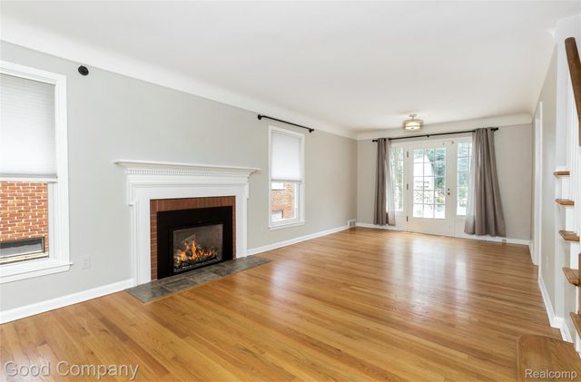 23645 Lawrence Avenue, Dearborn, MI 48128