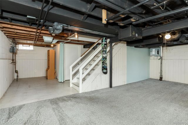 23645 Lawrence Avenue, Dearborn, MI 48128