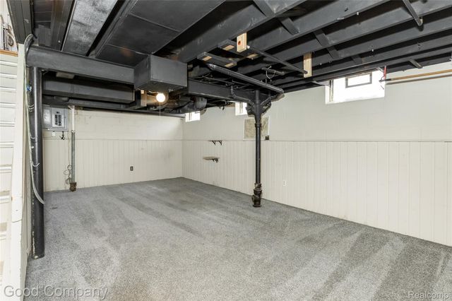 23645 Lawrence Avenue, Dearborn, MI 48128