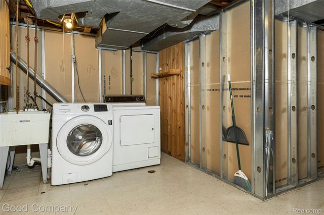 23645 Lawrence Avenue, Dearborn, MI 48128
