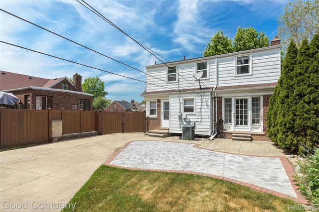 23645 Lawrence Avenue, Dearborn, MI 48128