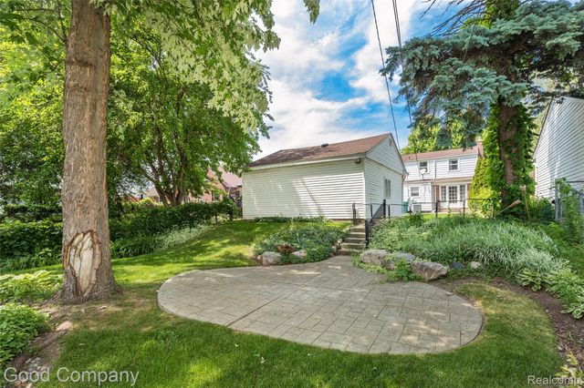 23645 Lawrence Avenue, Dearborn, MI 48128