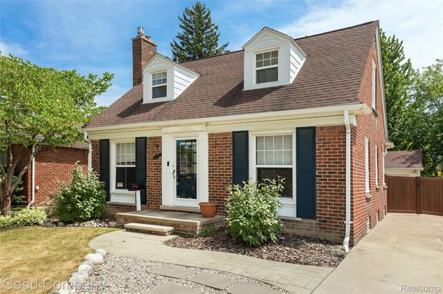 23645 Lawrence Avenue, Dearborn, MI 48128