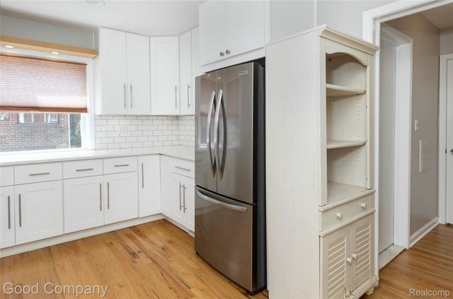23645 Lawrence Avenue, Dearborn, MI 48128