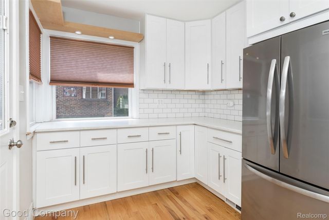 23645 Lawrence Avenue, Dearborn, MI 48128