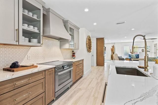 506 58TH STREET, Holmes Beach, FL 34217