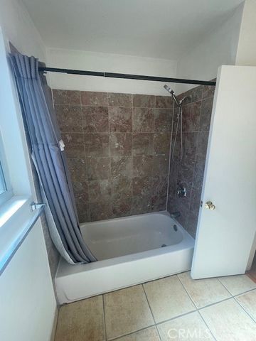 17045 Roscoe 14, Northridge, CA 91325
