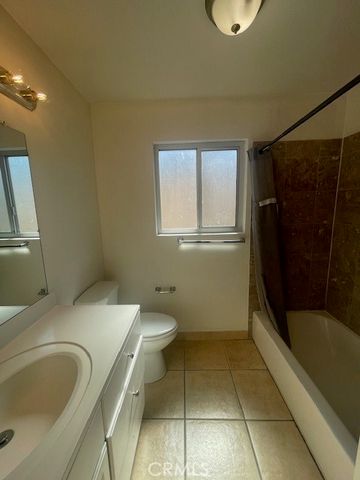 17045 Roscoe 14, Northridge, CA 91325