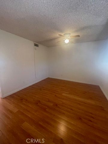 17045 Roscoe 14, Northridge, CA 91325