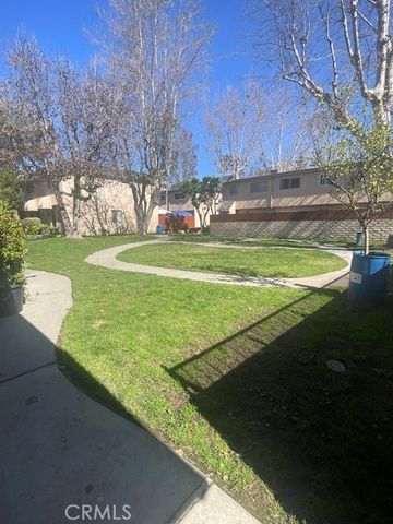 17045 Roscoe 14, Northridge, CA 91325