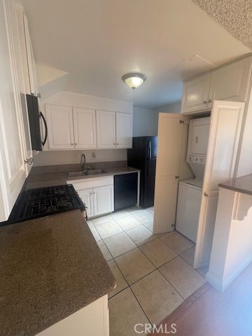 17045 Roscoe 14, Northridge, CA 91325