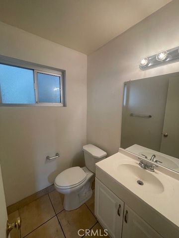 17045 Roscoe 14, Northridge, CA 91325