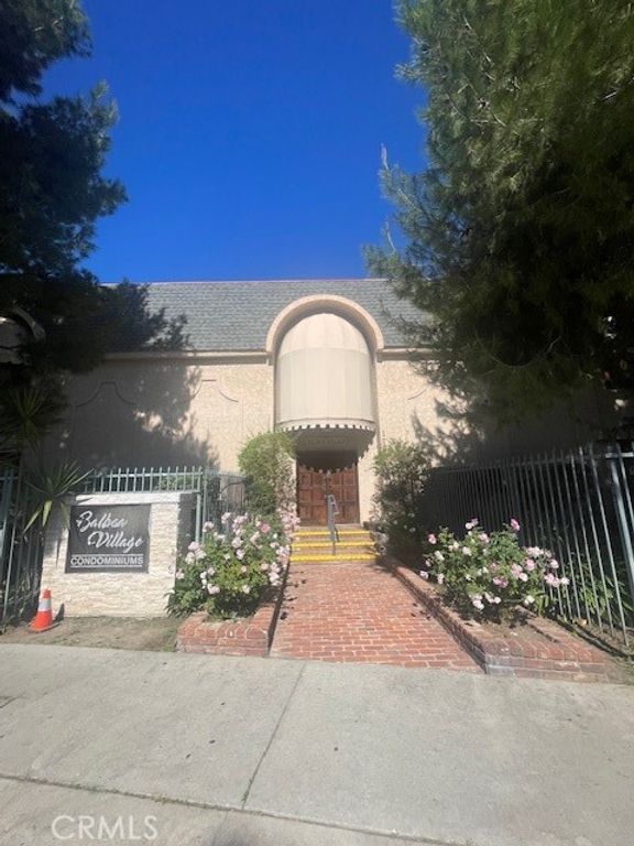 17045 Roscoe 14, Northridge, CA 91325