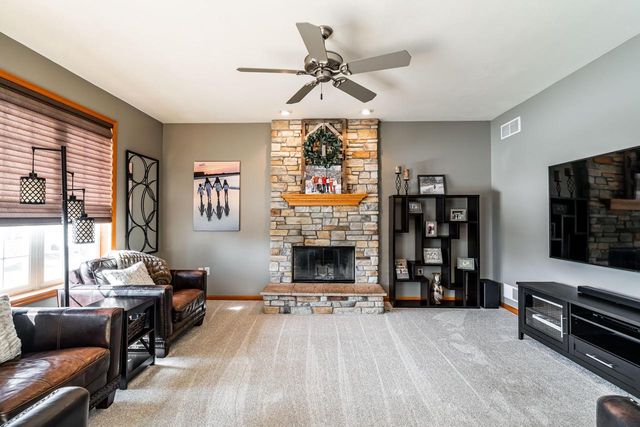 1288 Northview DRIVE, Oconomowoc, WI 53066