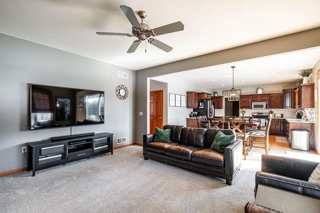 1288 Northview DRIVE, Oconomowoc, WI 53066