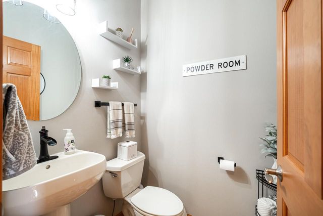 1288 Northview DRIVE, Oconomowoc, WI 53066